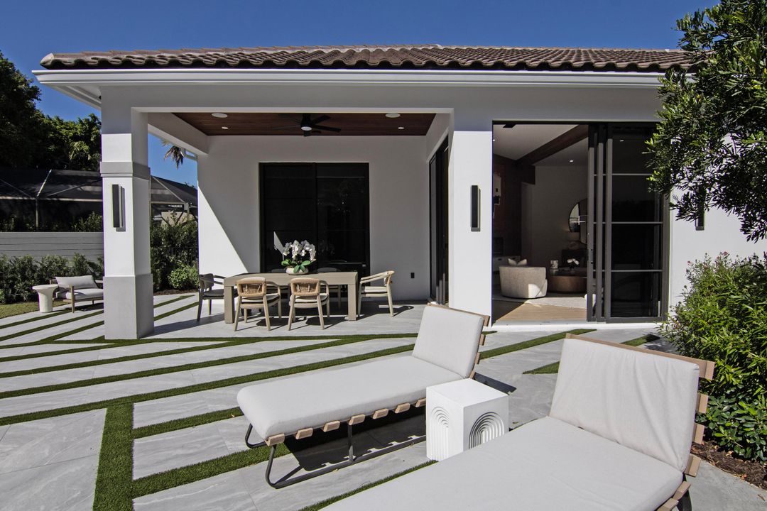 For Sale: $2,895,000 (3 beds, 3 baths, 2356 Square Feet)