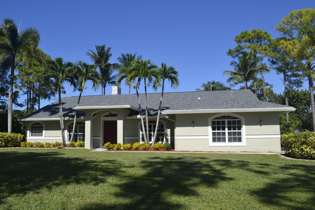 合同活跃: $689,000 (4 贝兹, 2 浴室, 2203 平方英尺)