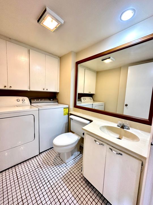 Active With Contract: $1,895 (2 beds, 2 baths, 1236 Square Feet)