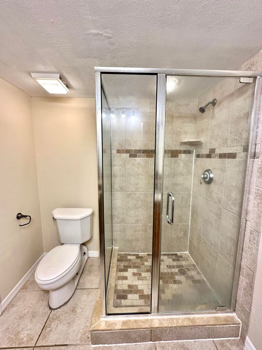 Active With Contract: $1,895 (2 beds, 2 baths, 1236 Square Feet)