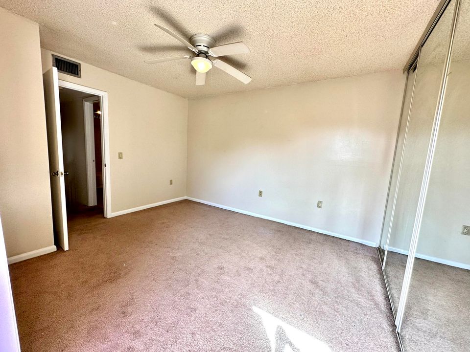 Active With Contract: $1,895 (2 beds, 2 baths, 1236 Square Feet)