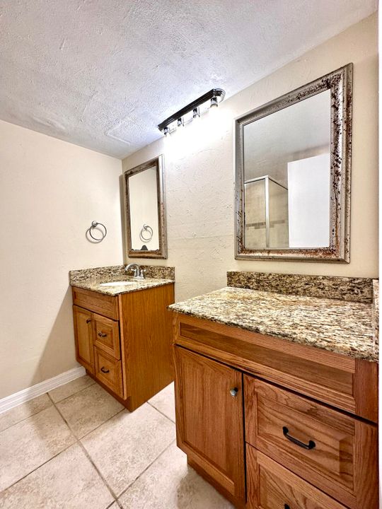 Active With Contract: $1,895 (2 beds, 2 baths, 1236 Square Feet)