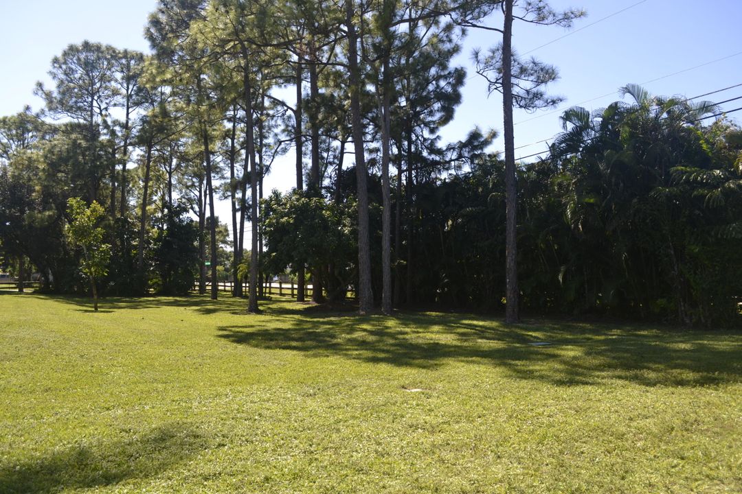 合同活跃: $689,000 (4 贝兹, 2 浴室, 2203 平方英尺)