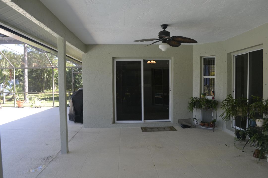 合同活跃: $689,000 (4 贝兹, 2 浴室, 2203 平方英尺)