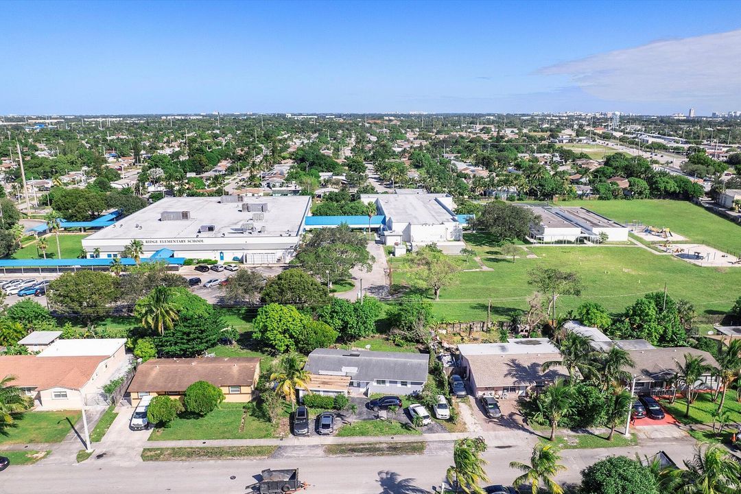 合同活跃: $375,000 (3 贝兹, 2 浴室, 1687 平方英尺)