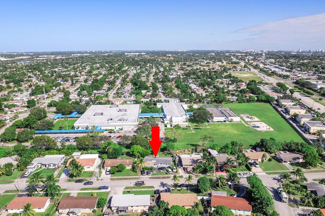 合同活跃: $375,000 (3 贝兹, 2 浴室, 1687 平方英尺)