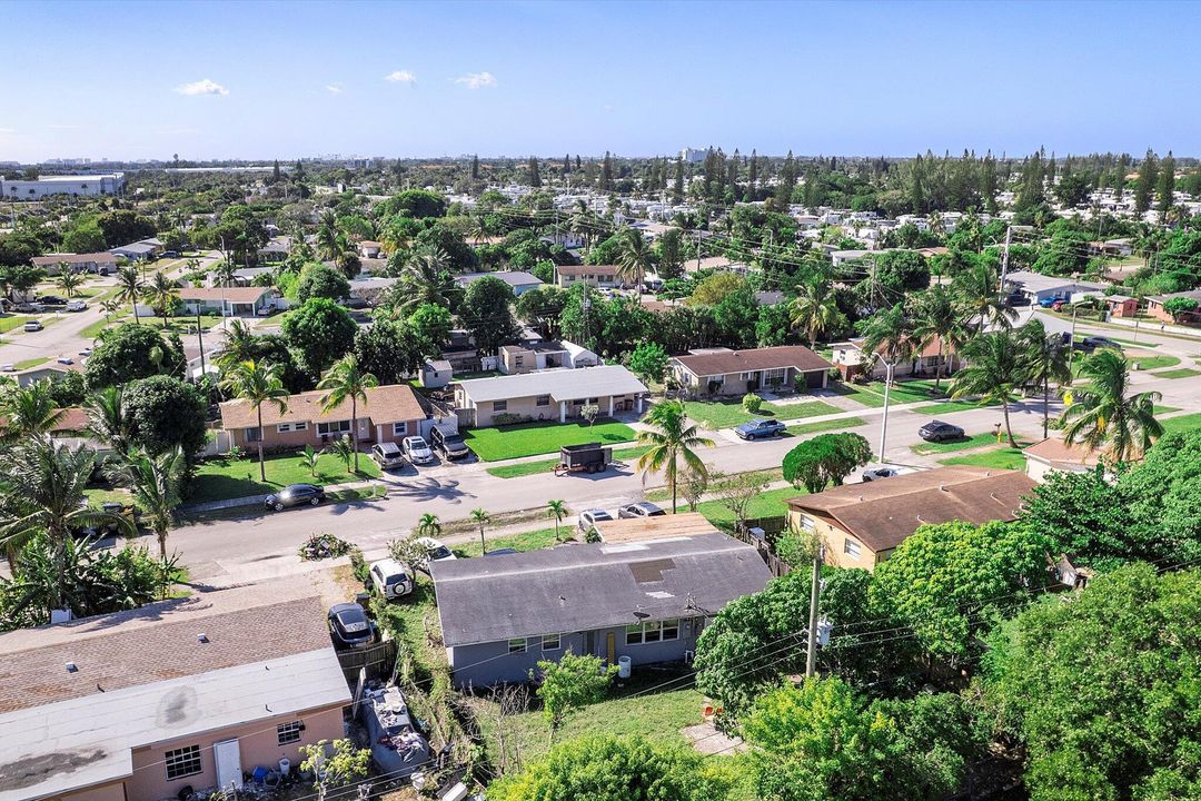 合同活跃: $375,000 (3 贝兹, 2 浴室, 1687 平方英尺)