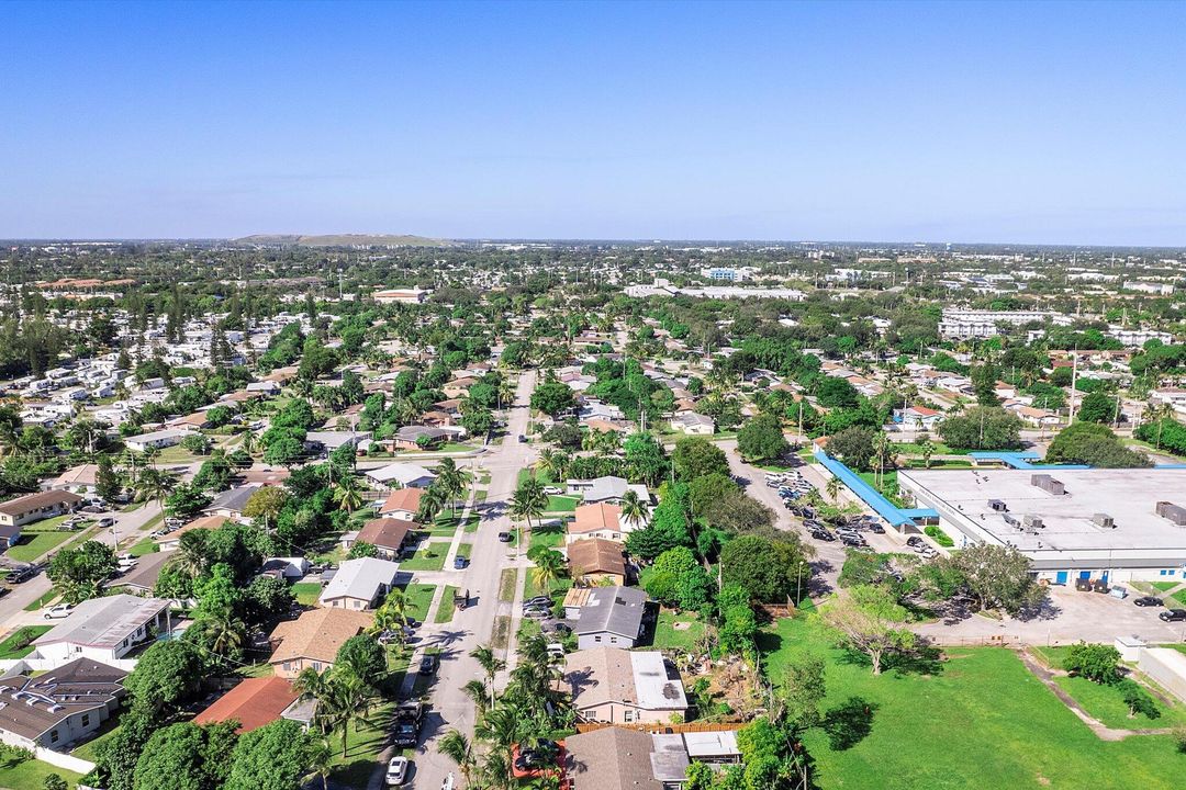 合同活跃: $375,000 (3 贝兹, 2 浴室, 1687 平方英尺)