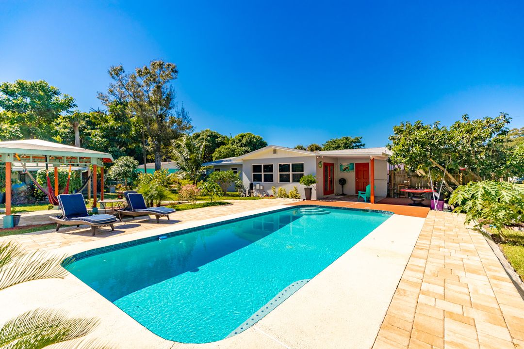 待售: $429,000 (4 贝兹, 2 浴室, 1767 平方英尺)