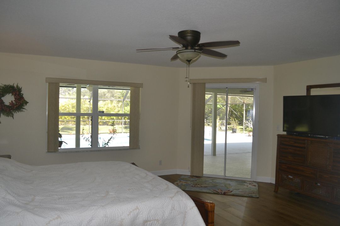 合同活跃: $689,000 (4 贝兹, 2 浴室, 2203 平方英尺)