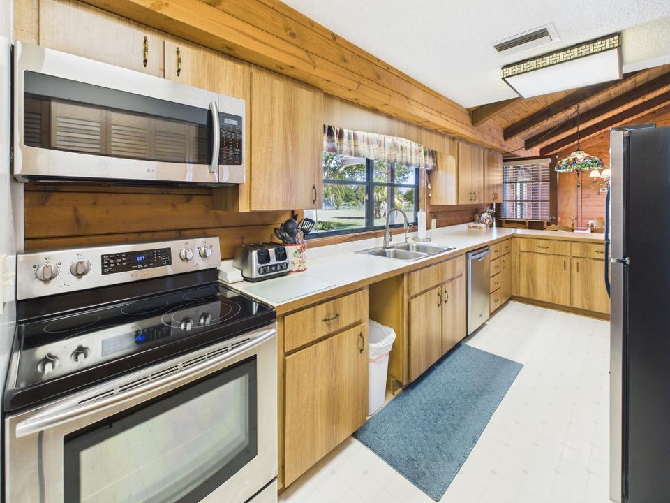 待售: $575,000 (3 贝兹, 2 浴室, 1242 平方英尺)