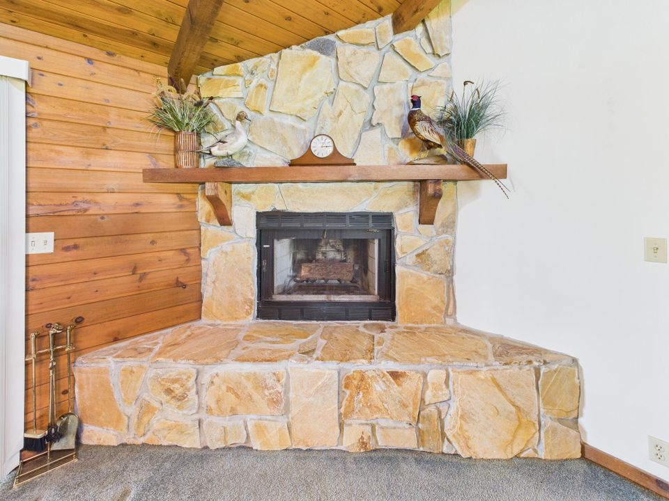 待售: $575,000 (3 贝兹, 2 浴室, 1242 平方英尺)