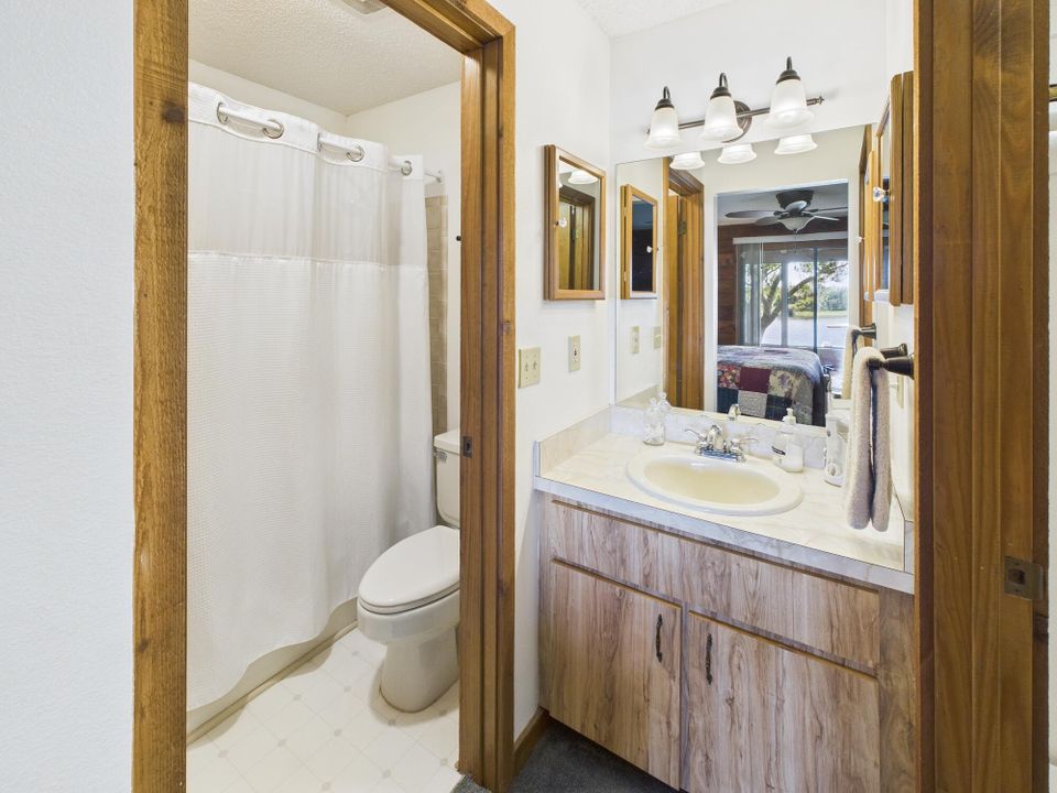 待售: $575,000 (3 贝兹, 2 浴室, 1242 平方英尺)