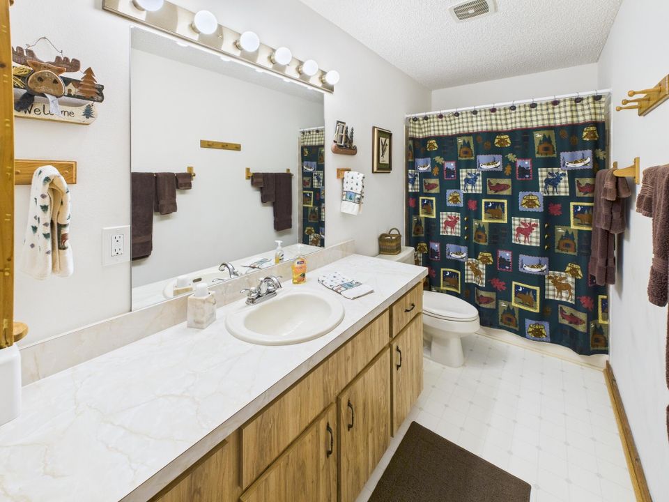 待售: $575,000 (3 贝兹, 2 浴室, 1242 平方英尺)