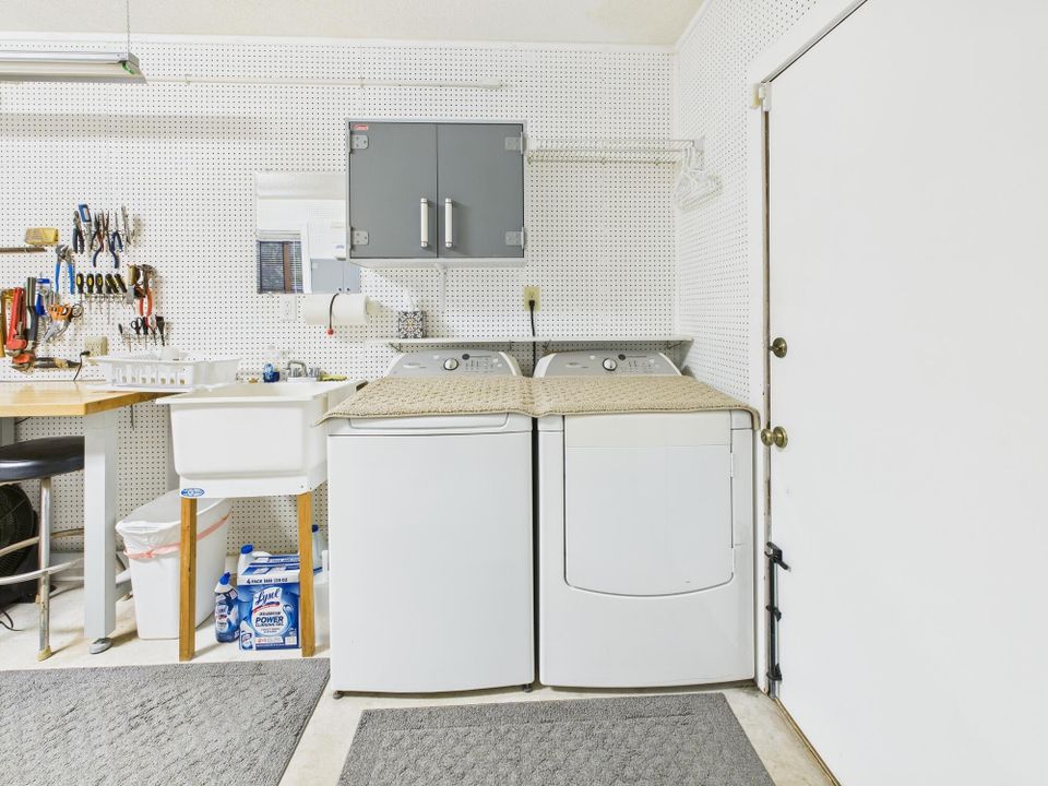 待售: $575,000 (3 贝兹, 2 浴室, 1242 平方英尺)