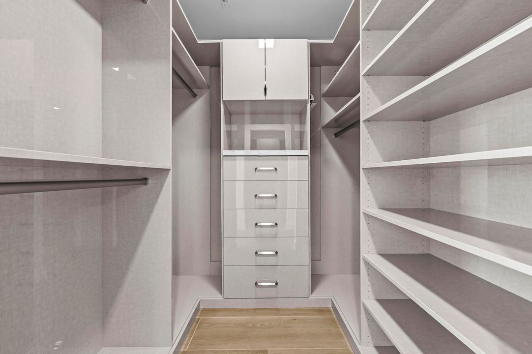 待售: $2,999,999 (3 贝兹, 3 浴室, 2590 平方英尺)