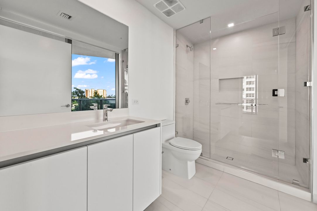 待售: $2,999,999 (3 贝兹, 3 浴室, 2590 平方英尺)