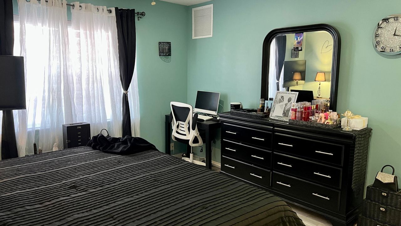 待售: $210,000 (2 贝兹, 2 浴室, 936 平方英尺)