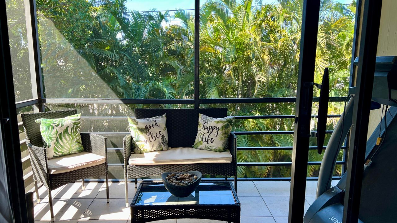 待售: $210,000 (2 贝兹, 2 浴室, 936 平方英尺)