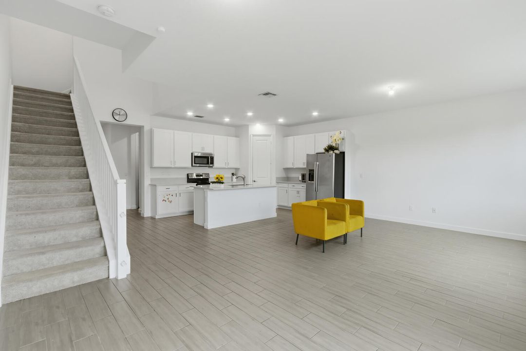 For Sale: $515,000 (3 beds, 2 baths, 1931 Square Feet)