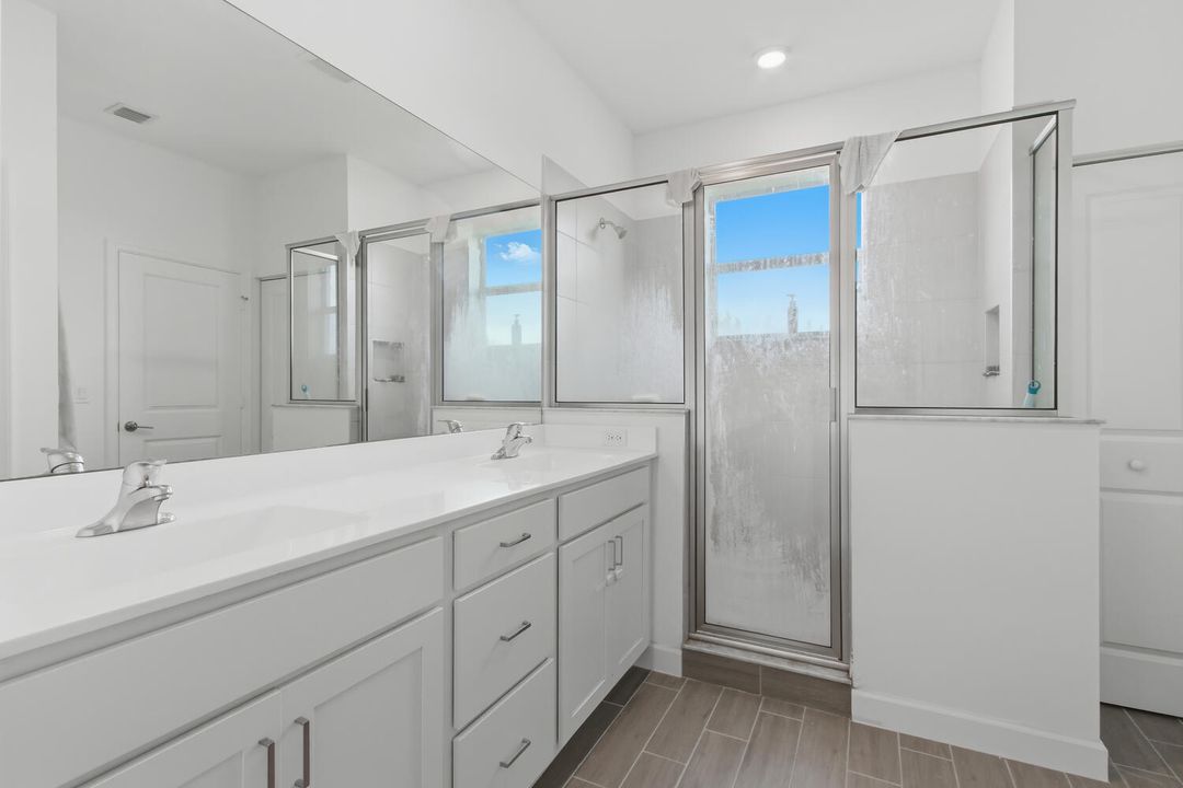 For Sale: $515,000 (3 beds, 2 baths, 1931 Square Feet)