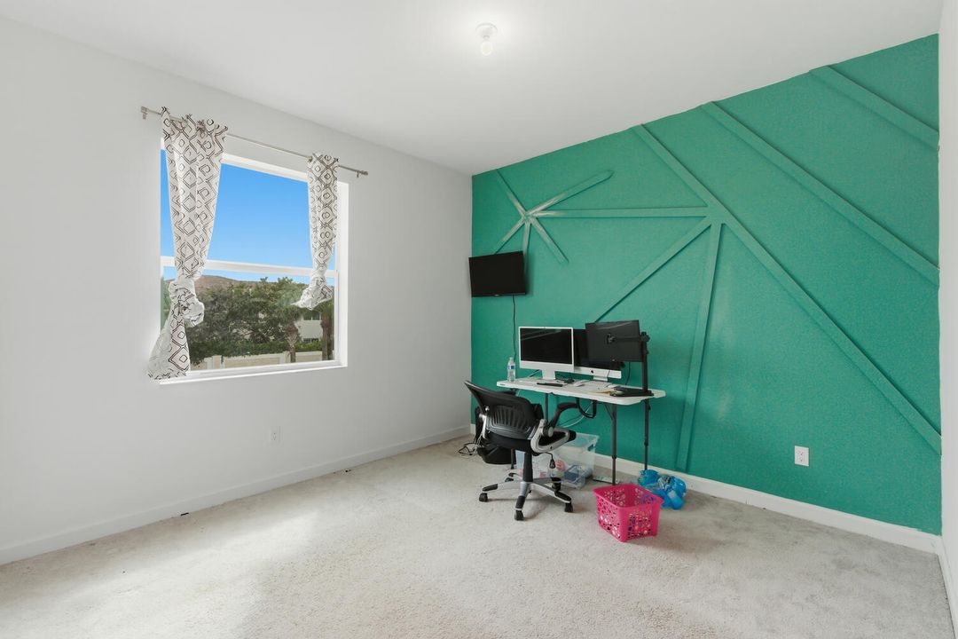 For Sale: $515,000 (3 beds, 2 baths, 1931 Square Feet)