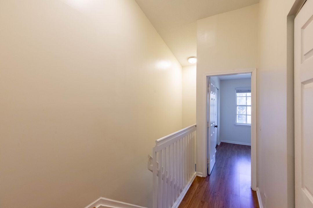 待售: $329,000 (2 贝兹, 2 浴室, 1008 平方英尺)