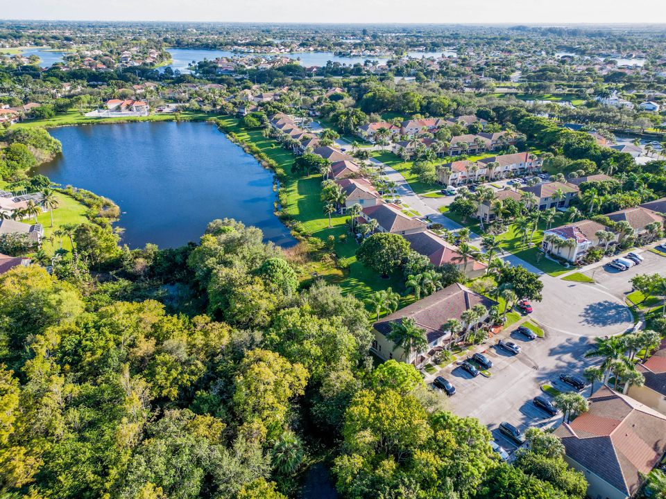 待售: $329,000 (2 贝兹, 2 浴室, 1008 平方英尺)