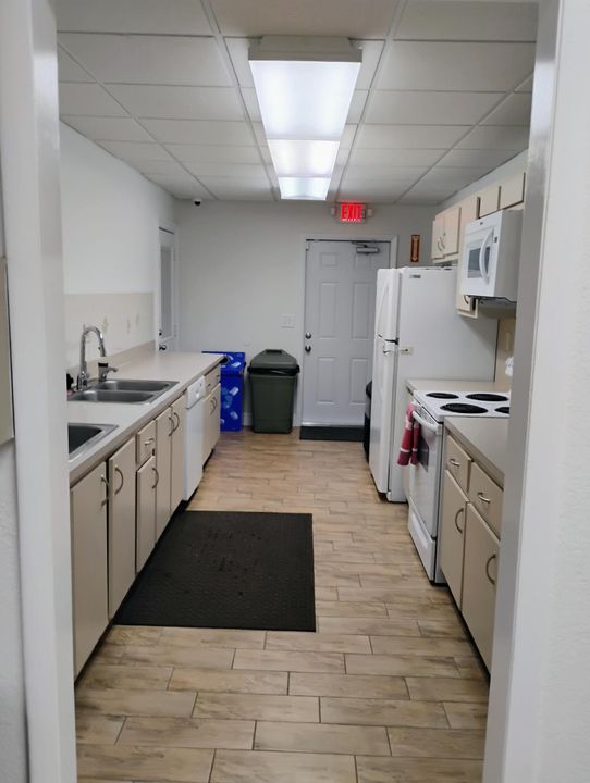 For Rent: $2,300 (2 beds, 2 baths, 1104 Square Feet)