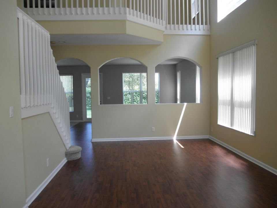 В аренду: $3,125 (3 спален, 2 ванн, 2308 Квадратных фут)