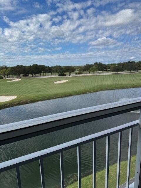 Active With Contract: $2,100 (2 beds, 2 baths, 1442 Square Feet)