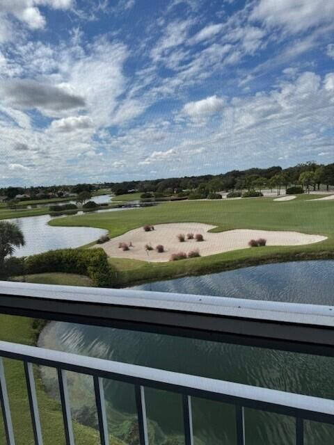 Active With Contract: $2,100 (2 beds, 2 baths, 1442 Square Feet)