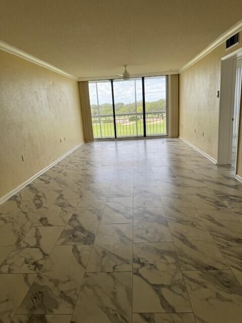 Active With Contract: $2,100 (2 beds, 2 baths, 1442 Square Feet)