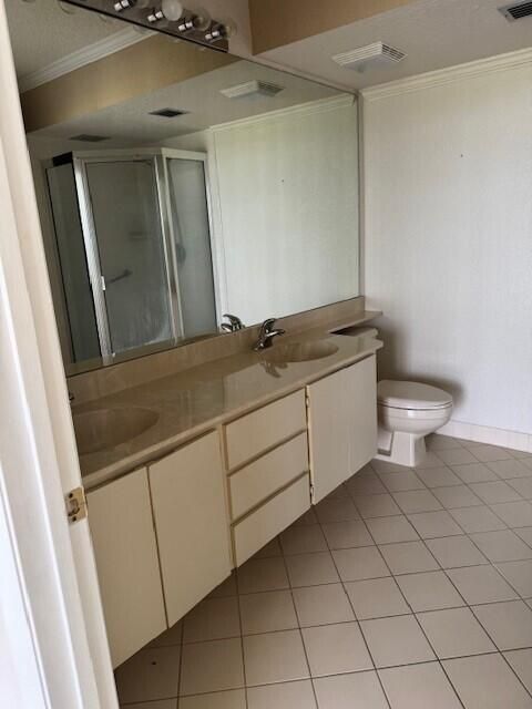 Active With Contract: $2,100 (2 beds, 2 baths, 1442 Square Feet)