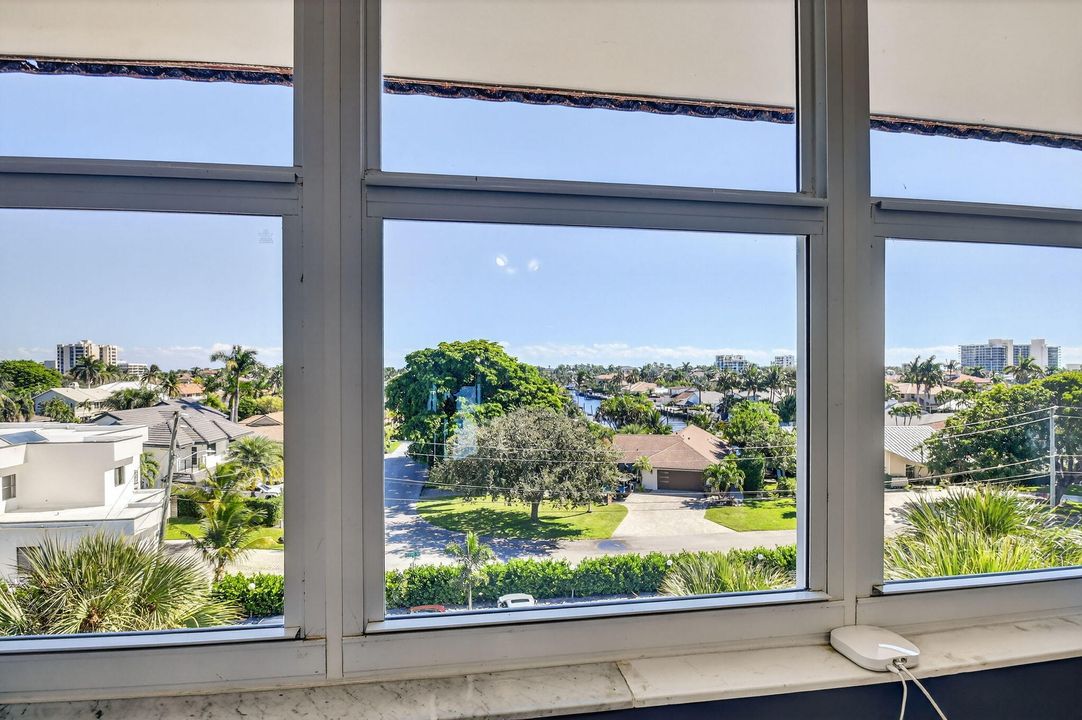 На продажу: $320,000 (2 спален, 2 ванн, 1200 Квадратных фут)