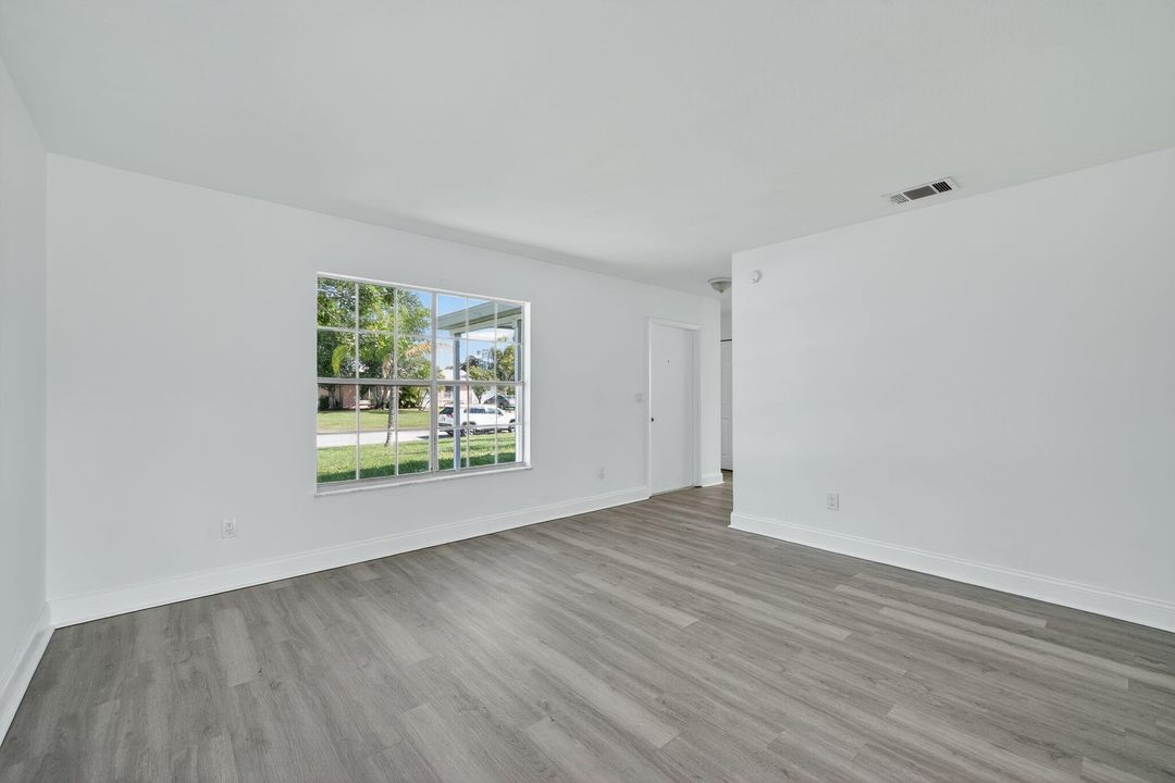 На продажу: $310,000 (3 спален, 2 ванн, 1000 Квадратных фут)