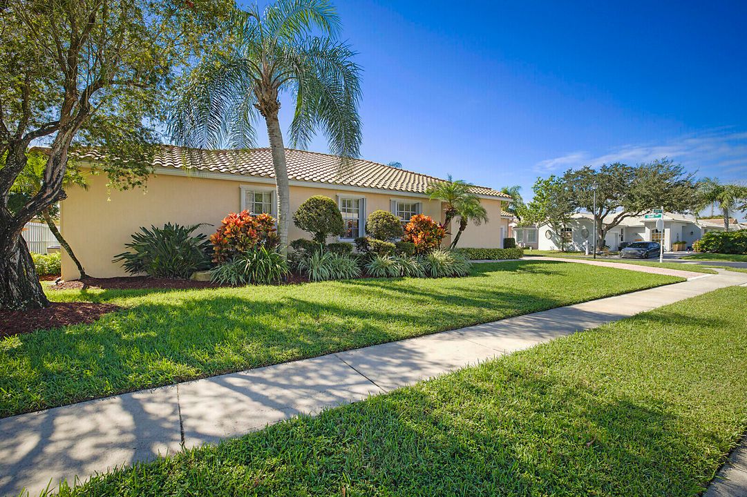 Active With Contract: $530,000 (4 beds, 2 baths, 2079 Square Feet)