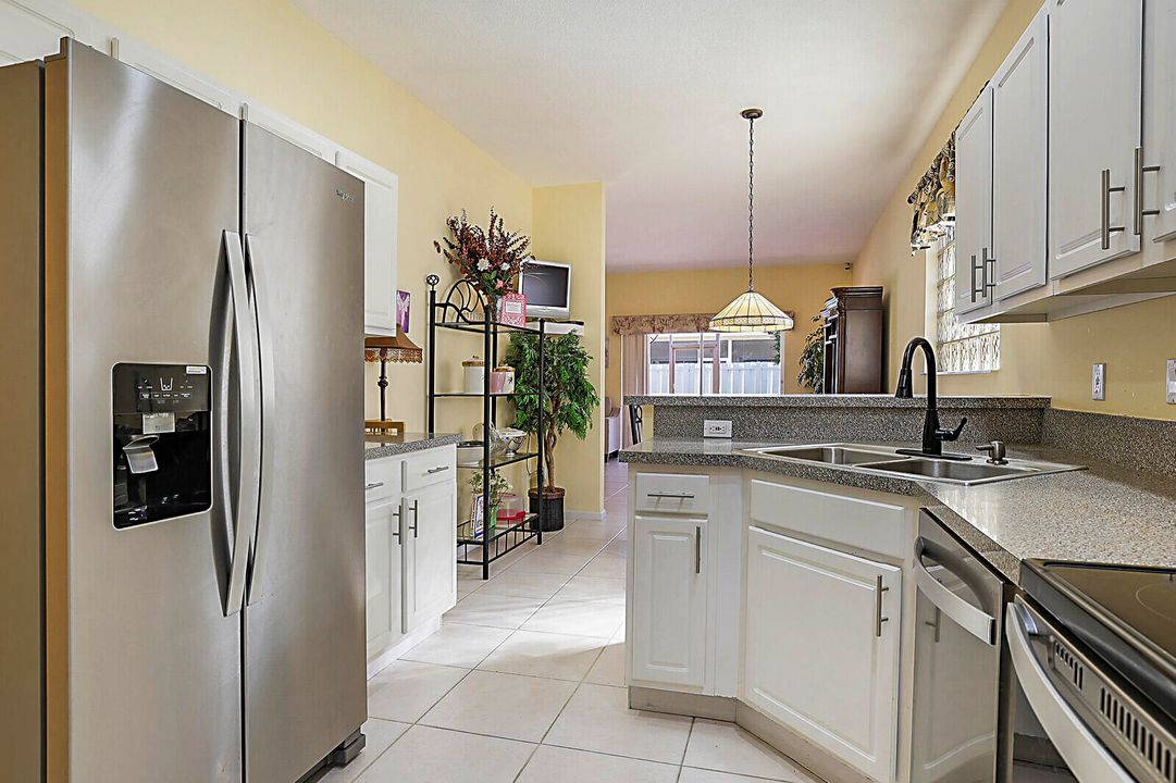 Active With Contract: $530,000 (4 beds, 2 baths, 2079 Square Feet)