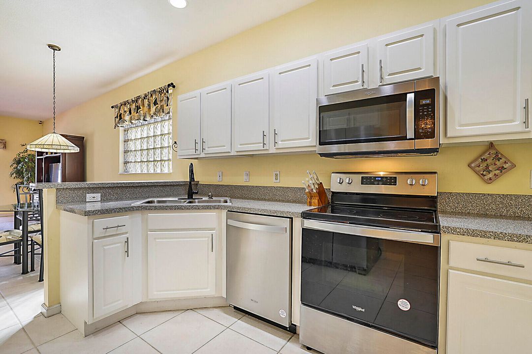 Active With Contract: $530,000 (4 beds, 2 baths, 2079 Square Feet)