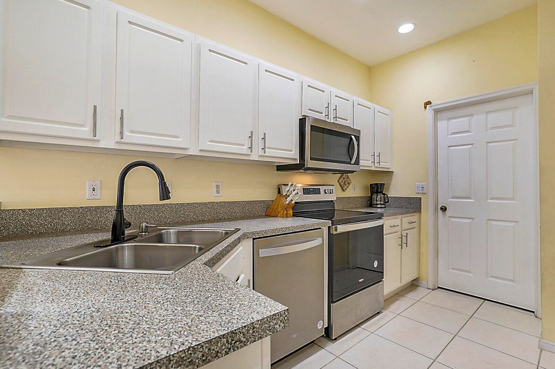 Active With Contract: $530,000 (4 beds, 2 baths, 2079 Square Feet)