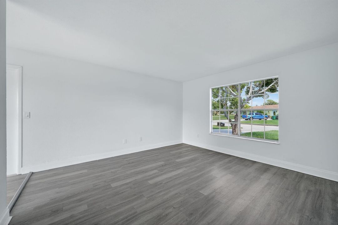 На продажу: $310,000 (3 спален, 2 ванн, 1000 Квадратных фут)