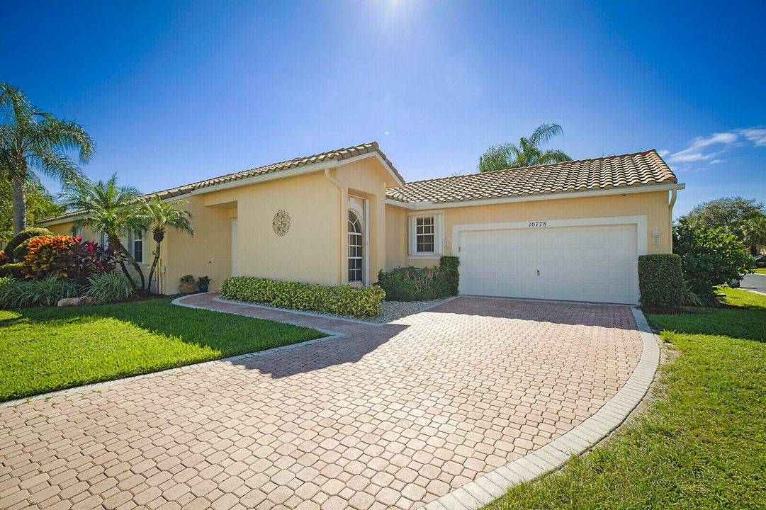 Active With Contract: $530,000 (4 beds, 2 baths, 2079 Square Feet)