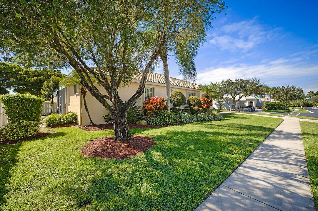 Active With Contract: $530,000 (4 beds, 2 baths, 2079 Square Feet)