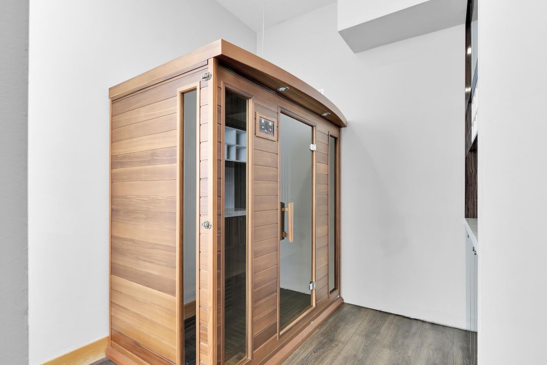 Active With Contract: $995,000 (2 beds, 2 baths, 1816 Square Feet)