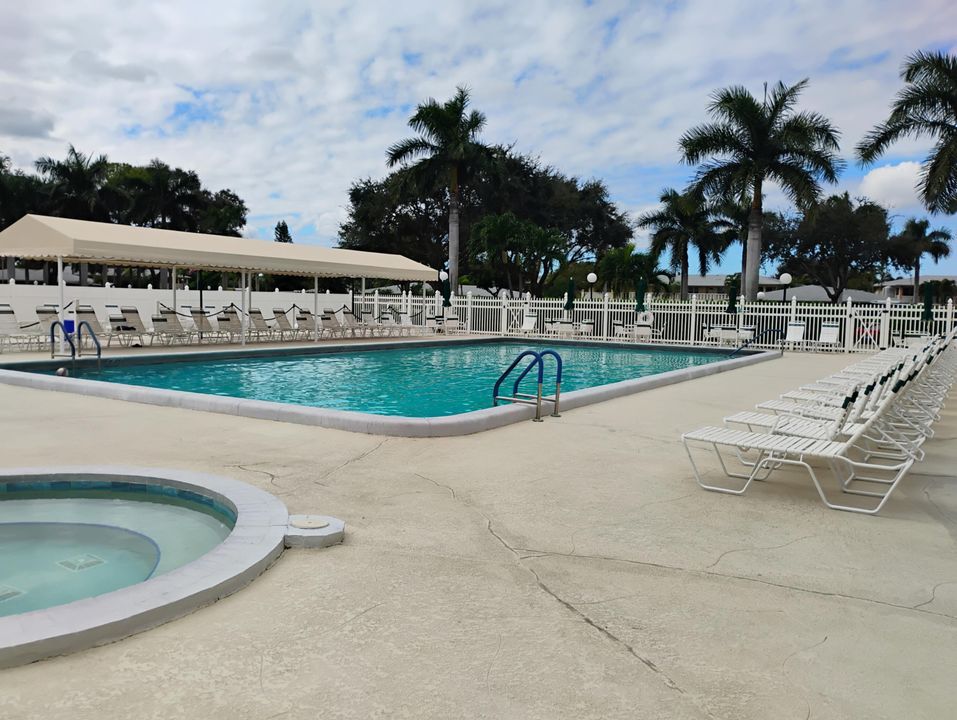 For Rent: $2,300 (2 beds, 2 baths, 1104 Square Feet)