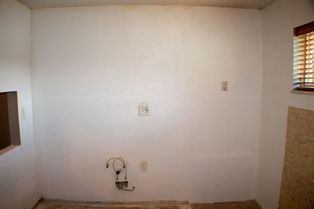 Active With Contract: $49,500 (2 beds, 1 baths, 894 Square Feet)