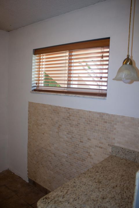 Active With Contract: $49,500 (2 beds, 1 baths, 894 Square Feet)