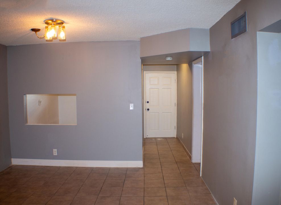 Active With Contract: $49,500 (2 beds, 1 baths, 894 Square Feet)