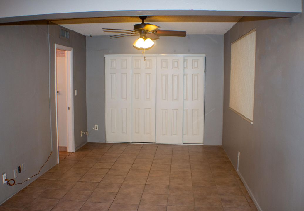 Active With Contract: $49,500 (2 beds, 1 baths, 894 Square Feet)