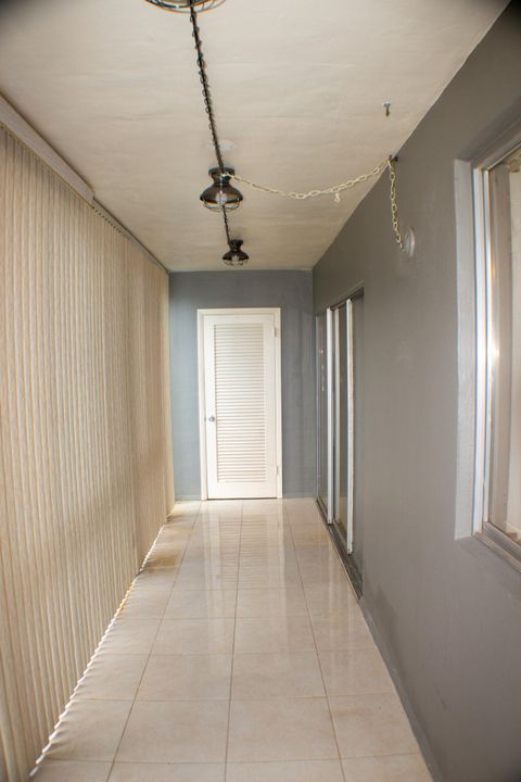 Active With Contract: $49,500 (2 beds, 1 baths, 894 Square Feet)